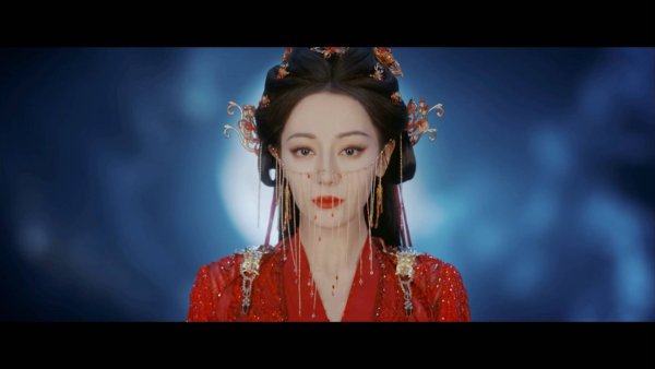 厦门配资平台 热巴新剧《白日提灯》开播！40集古装大剧熬夜追完不后悔！